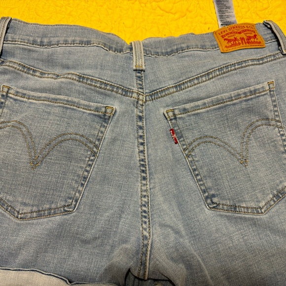 Levi shorts great condition! Mid length - Picture 3 of 4